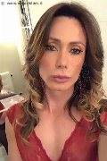  Trav Escort Vivian 366 45 04 341 foto selfie 18
